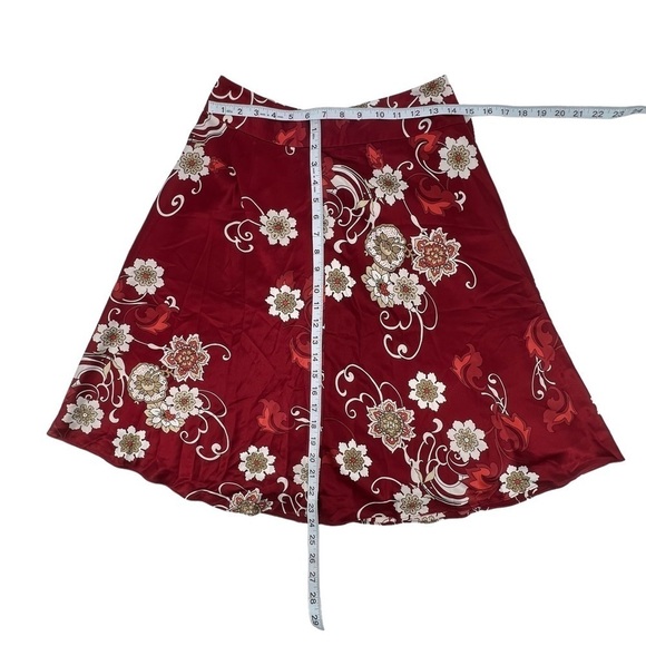Ann Taylor Red Floral Lined Side Pleat Above The Knee Skirt Size 2 Women's - Picture 5 of 11